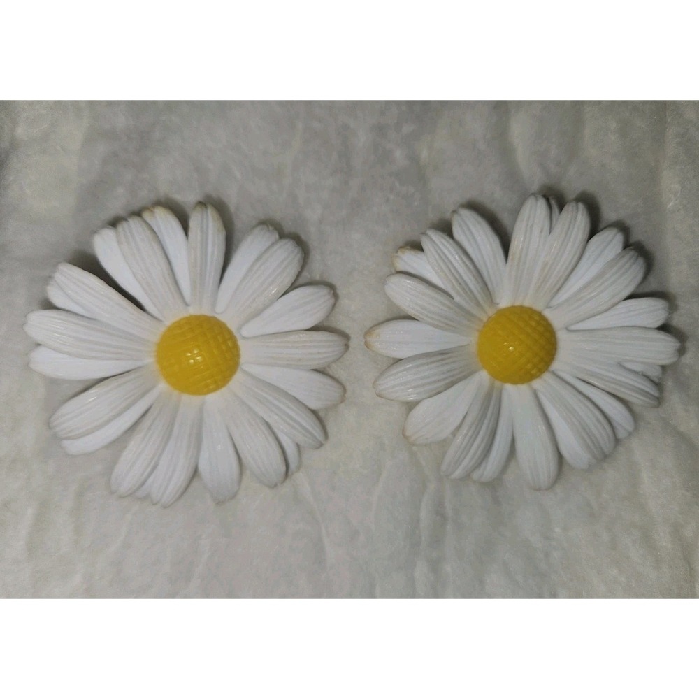Vintage Ges Gesch Western Germany Clip On Daisy Earrings White Yellow Floral